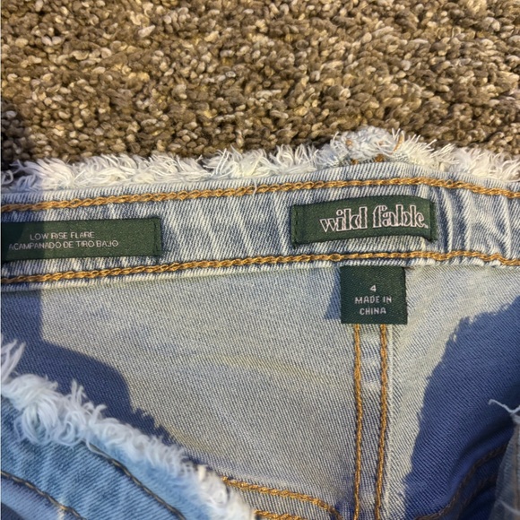 Wild Fable Low Rise Flare Size 4 Women’s Pants Jeans - Picture 4 of 4